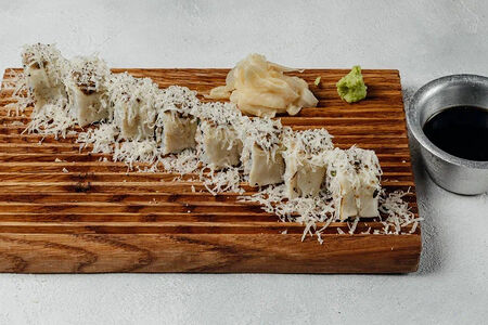 Ролл Масляная рыба с крабом и пармезаном