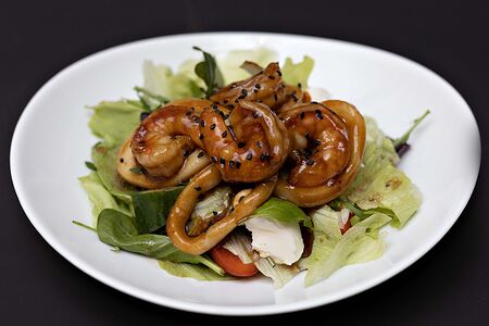 Салат с морепродуктами