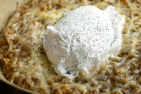 Злаковая каша, пашот, сыр