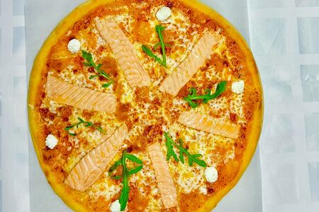 Пицца с семгой