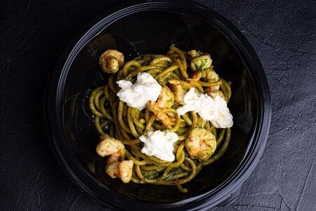 Паста с креветками и страчателлой