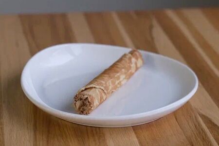 Вафельная трубочка с вареной сгущёнкой