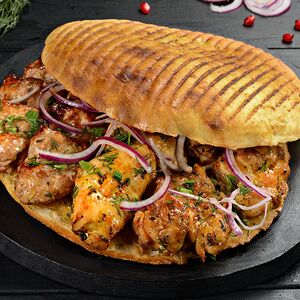 Шашлыки в хлебе Курица ассорти с люля