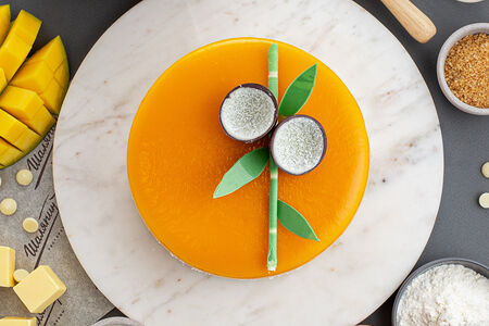 Торт с манго и кокосом