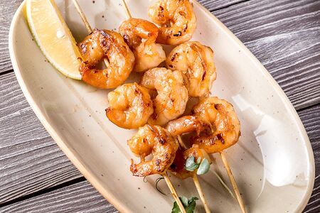 Жареные креветки в устричном соусе