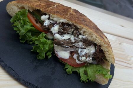 Шаурма в лепешке с курицей