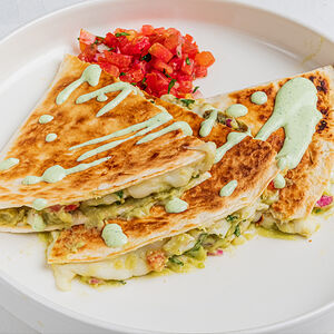 Кесадилья с гуакамоле