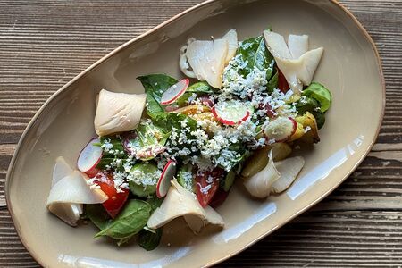 С масляной рыбой и овощами