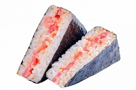 Онигири с тунцом
