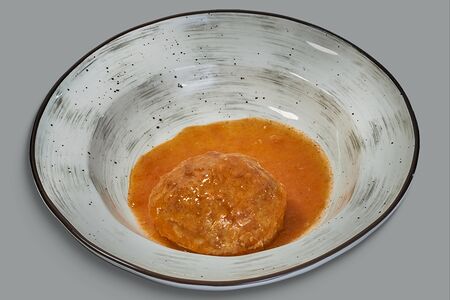 Биточки куриные в соусе