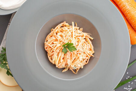 Салат с морковью и сыром