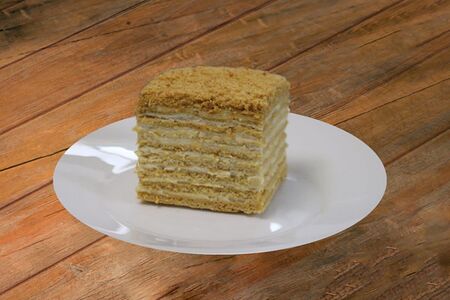 Пирожное Медовик