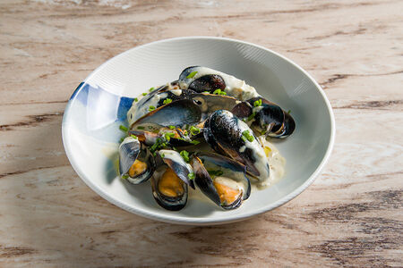 Мидии в соусе дорблю