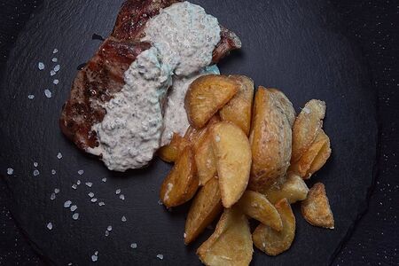 Медальоны из говядины