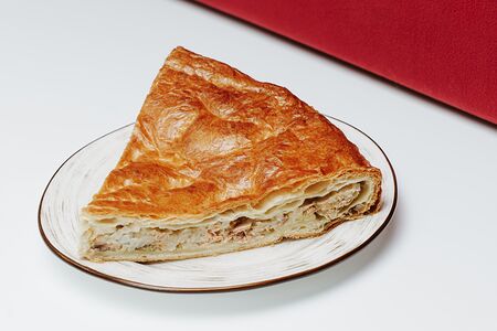 Пирог слоеный с рыбой 