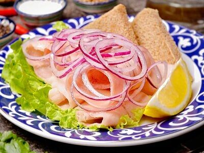 Строганина из пеламиды