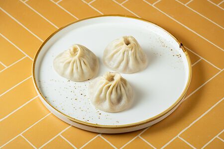 Бууза со свининой и говядиной порция (3шт)