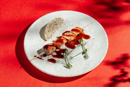 Шашлычок с лососем в соусе терияки