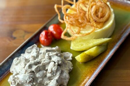 Бефстроганов с картофельным пюре