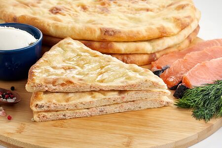 Пирог с семгой, сыром и шпинатом