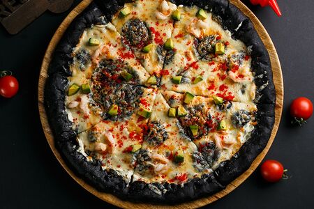 Пицца Черная с креветками