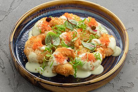 Тигровые креветки Темпура с соусом Васаби и икрой тобико