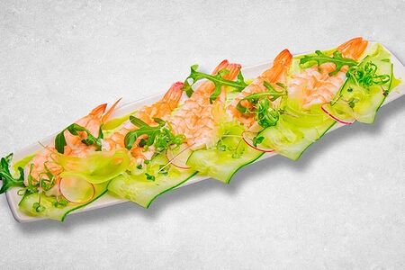 Тигровые креветки, маринованные в рисовом уксусе с имбирем