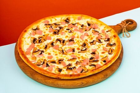 Пицца Ветчина и Грибы