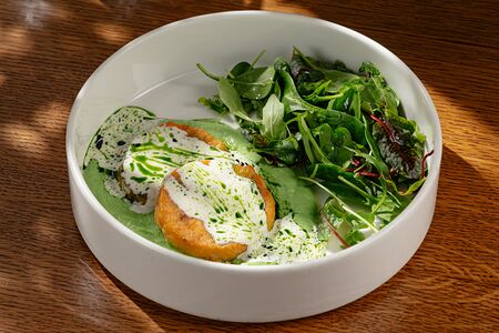 Котлеты из лосося с пюре из брокколи 