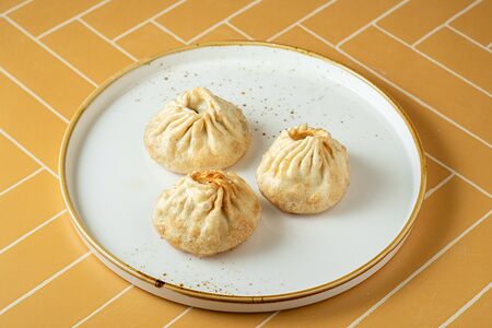 Бууза жаренная с бараниной порция (3шт)