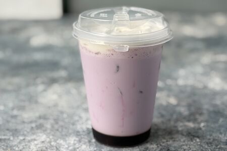 Бабл Ти Таро с ежевикой, тапиокой и сырной пенкой