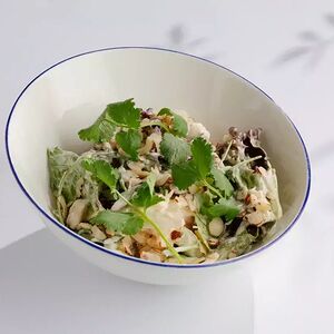 Салат с крабом и фундуком