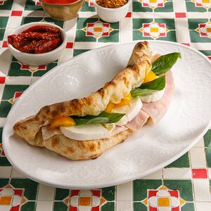 Панини с моцареллой Буффало и ветчиной