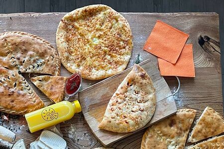 Хачапури по-мегрельски большой