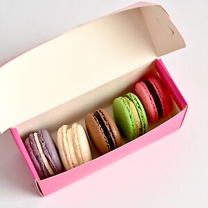 Коробочка макаронс 
