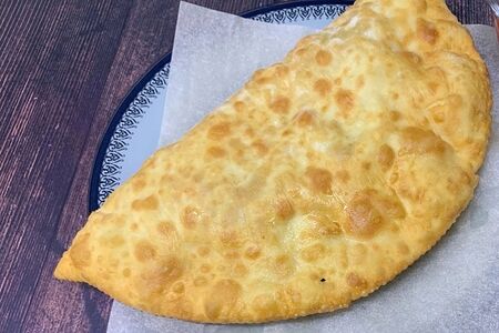 Чебурек с вишней