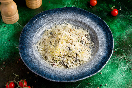 Ризотто с грибами, шпинатом и трюфельным маслом