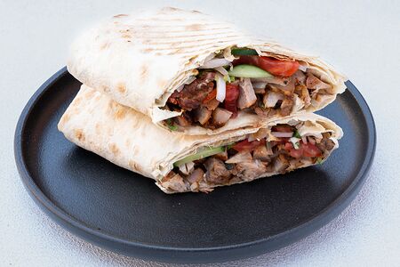 Шаурма по-карски с курицей в лаваше