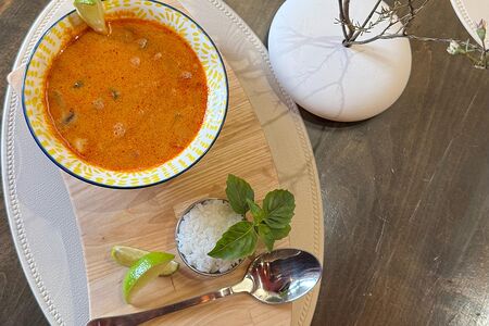 Том ям с креветками