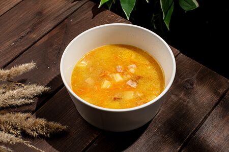 Суп гороховый с сухариками