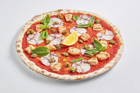 Пицца с осьминогом