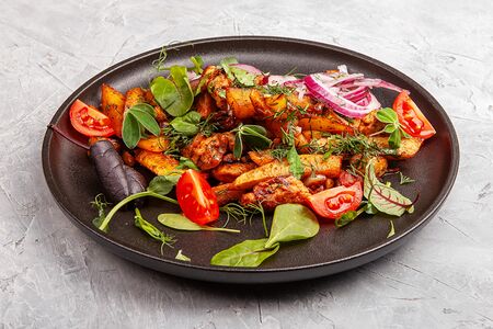 Жаркое с цыпленком и грибами