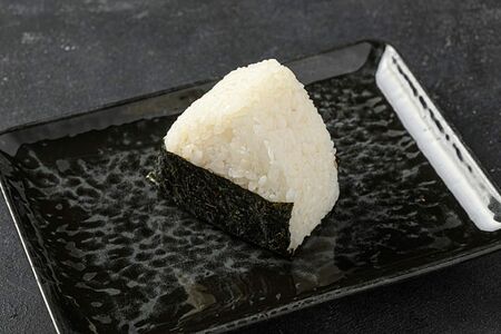 Онигири Лосось