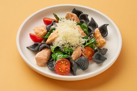 Паста с лососем и шпинатом