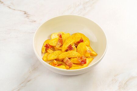 Картофель по-деревенски с беконом и пармезаном