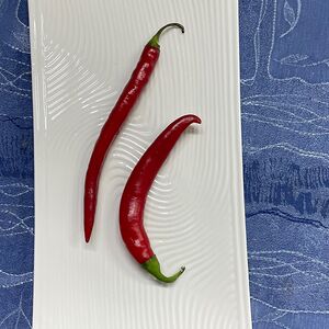 Перец острый стручковый свежий 