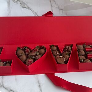 Клубника в шоколаде Love