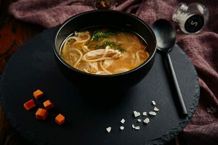 Куриный суп-лапша