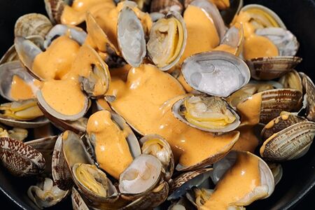 Вонголе в соусе том ям