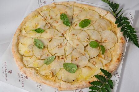 Пицца с грушей и дорблю